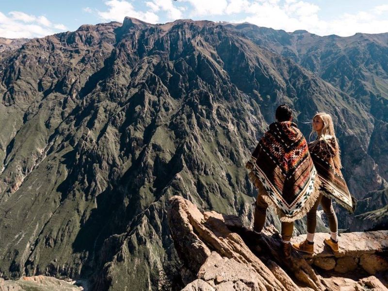 Bus Turístico Arequipa a Puno Ruta del Colca 2 Días y 1 Noche